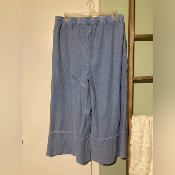 Plus Size Easel Wide Leg Pants size 3XL - Picture 4 of 6